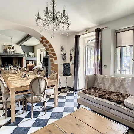 Bed & Breakfast La Fontaine Aux Poissons Rouges