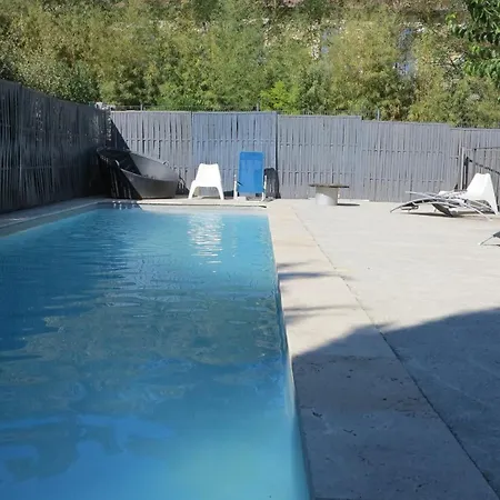 Bed & Breakfast La Fontaine Aux Poissons Rouges 3*
