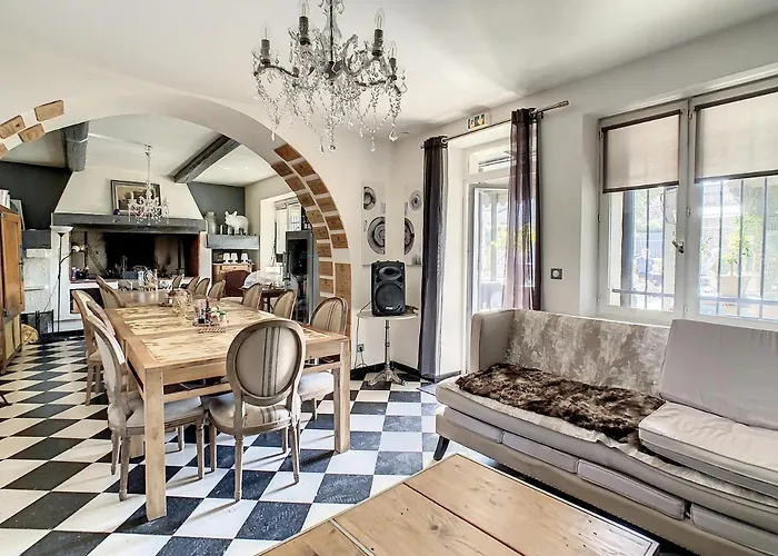 Bed & Breakfast La Fontaine Aux Poissons Rouges